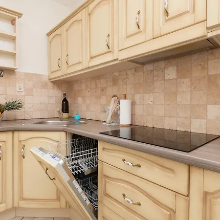 Elegant Kielecka In By Renters Appartement