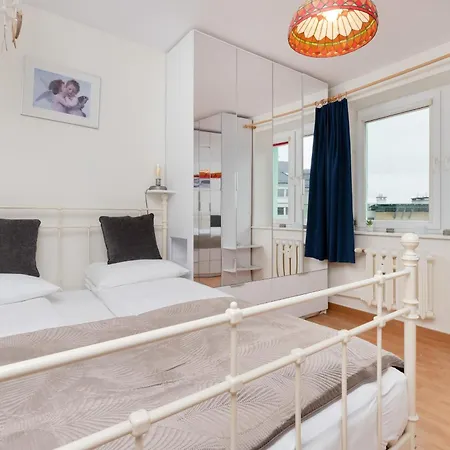 Elegant Kielecka In By Renters * Gdynia